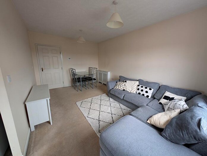 2 Bedroom Flat To Rent In Wharf Lane, Solihull, B91
