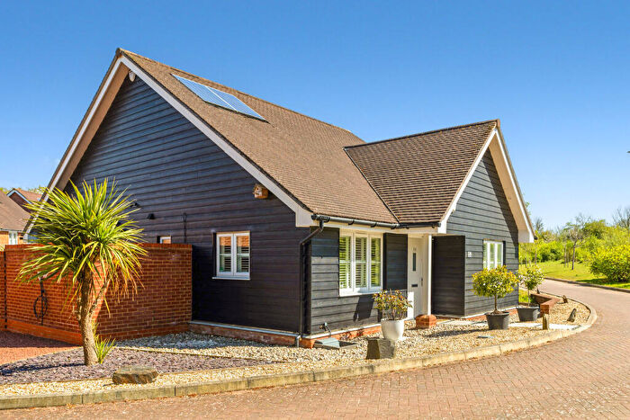 2 Bedroom Detached Bungalow For Sale In Owl Close, Billingshurst, RH14