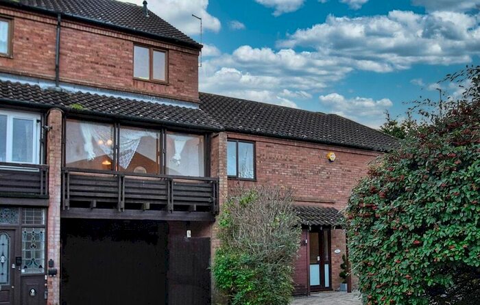 3 Bedroom Property To Rent In Turners Mews, Neath Hill MK14