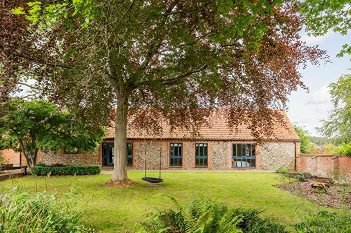 3 Bedroom Barn Conversion For Sale In Converted Single-Storey Barn In Edgefield With Countryside Views, NR24