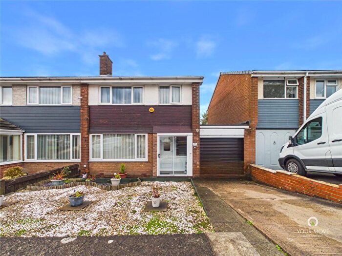 3 Bedroom Semi Detached House For Sale In North Dene, Birtley, Chester Le Street, Tyne And Wear, DH3