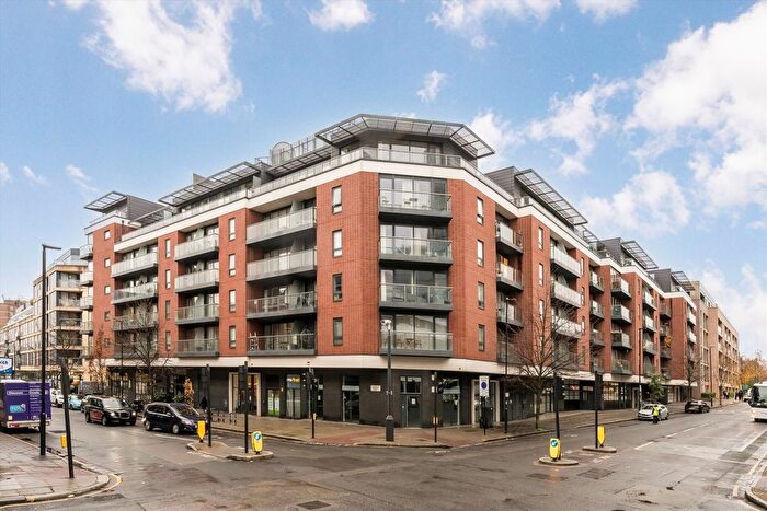 2 Bedroom Flat To Rent In Central Street, London, EC1V