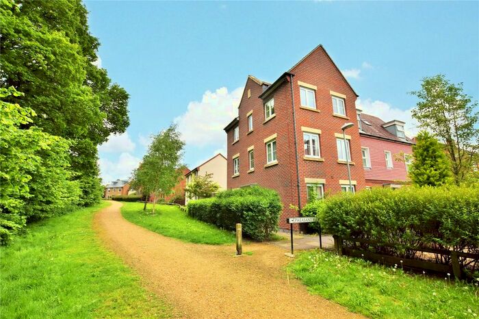 4 Bedroom Semi-Detached House To Rent In Pheasant View, Bracknell, Berkshire, RG12