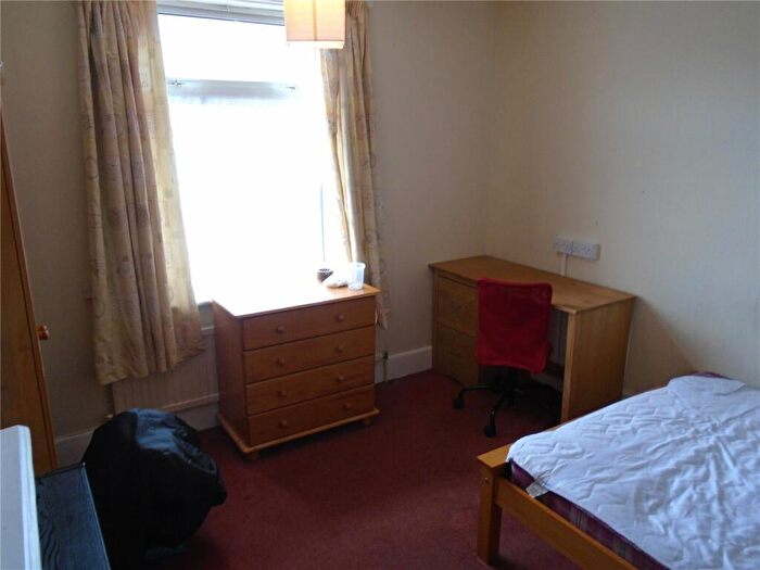 5 Bedroom Semi-Detached House To Rent In Arnold Road, Southampton, Hampshire, SO17