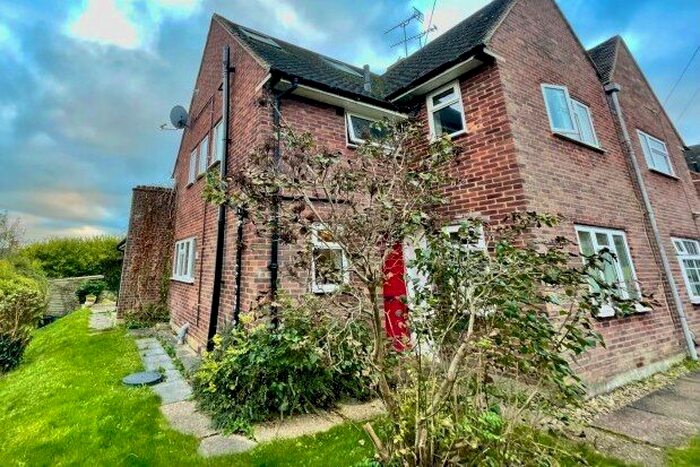 6 Bedroom Semi-Detached House To Rent In Stanmore Lane, Winchester, SO22