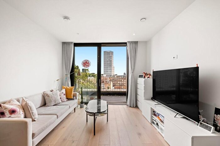 1 Bedroom Flat To Rent In Clarendon Court, Golden Lane, EC1Y