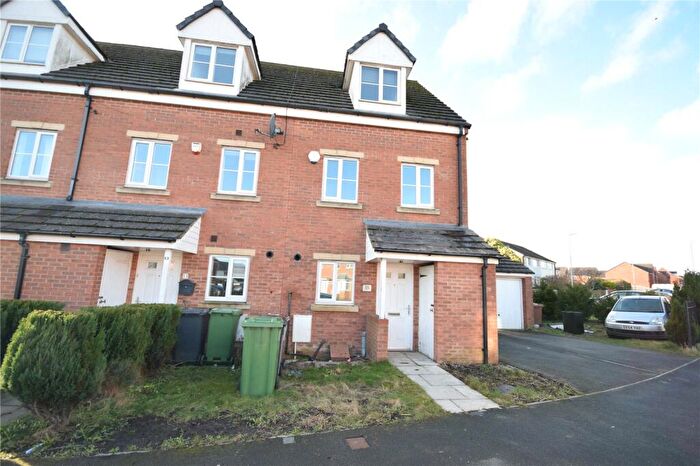 3 Bedroom Semi-Detached House To Rent In Whinmoor Way, Leeds, West Yorkshire, LS14