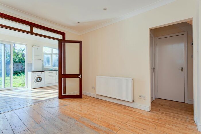 3 Bedroom Detached House To Rent In Longthornton Road, Streatham, London, SW16