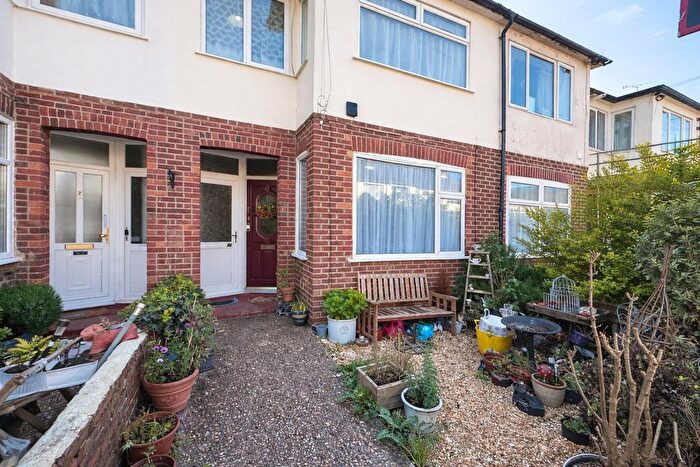 2 Bedroom Flat To Rent In Greenlea Grove, Gosport, PO12