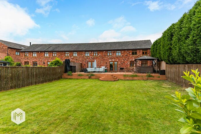 4 Bedroom Semi-detached House For Sale In Rindle Road, Astley, Tyldesley, Manchester, M29