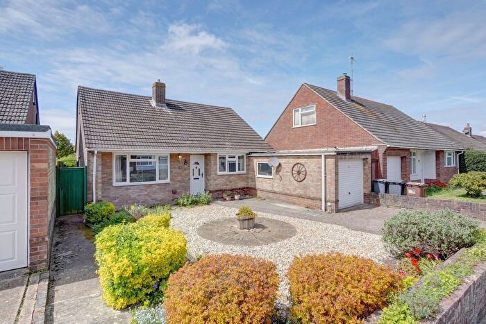 2 Bedroom Detached Bungalow For Sale In The Drive, Hailsham, BN27