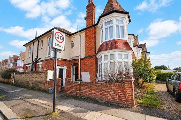1 Bedroom Flat To Rent In Bromley Road, London, SE6