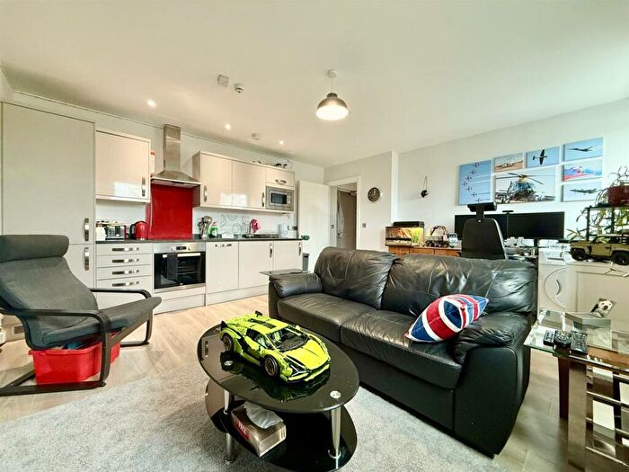 1 Bedroom Apartment For Sale In Barnwood, Gloucester, GL4