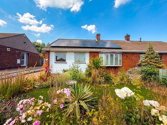 2 Bedroom Semi-Detached Bungalow For Sale In Coniston Avenue, Huddersfield, HD5