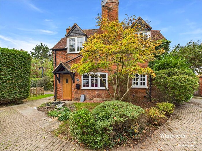 2 Bedroom Detached House To Rent In Thames Street, Sonning, Reading, Berkshire, RG4