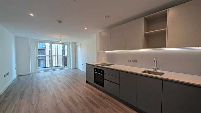 2 Bedroom Flat To Rent In The Railings, Middlewood Locks, M5