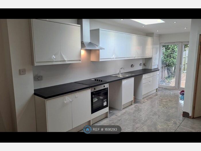 3 Bedroom Terraced House To Rent In Glasgow Street, Hull, HU3