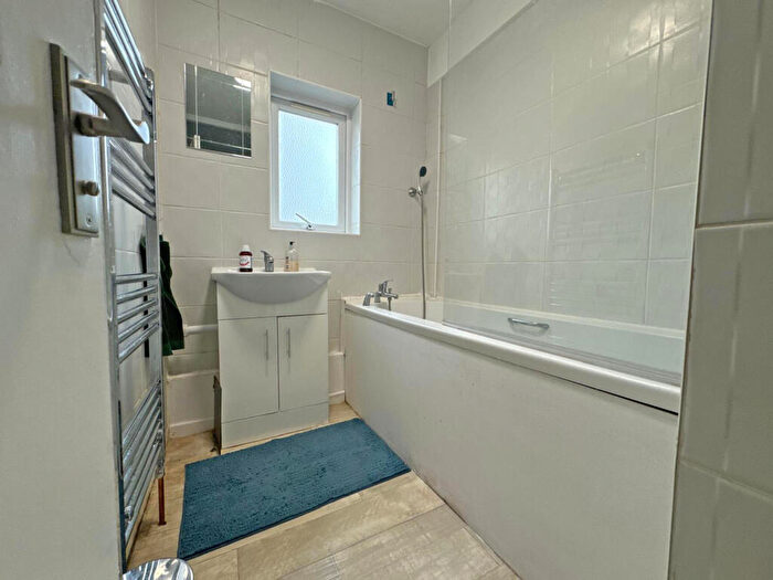 3 Bedroom End Of Terrace House For Sale In Leather Gardens, London, E15