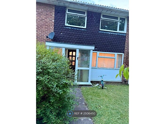 3 Bedroom Terraced House To Rent In Taylors Turn, Downley, High Wycombe, HP13