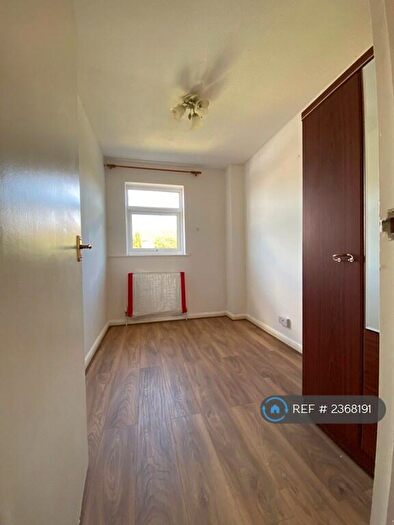 4 Bedroom Terraced House To Rent In Weekes Drive, Slough, SL1