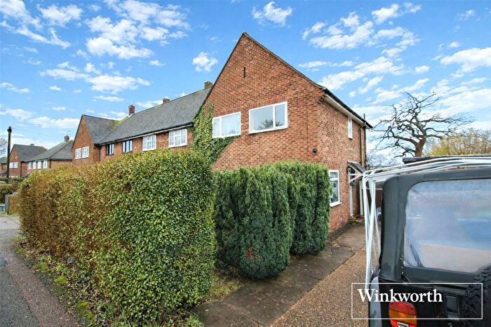 3 Bedroom End Of Terrace House For Sale In Caishowe Road, Borehamwood, Hertfordshire, WD6