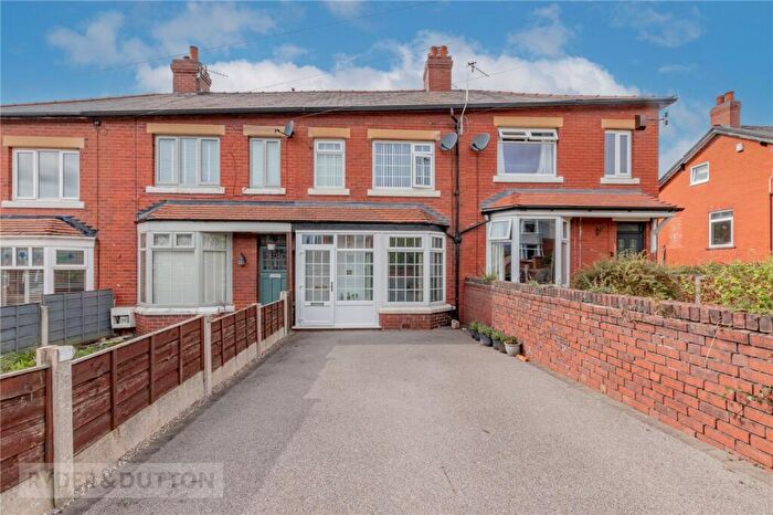 2 Bedroom Terraced House For Sale In North Road, Glossop, Derbyshire, SK13