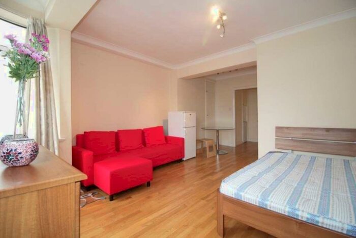 Studio To Rent In Warren Court, Euston Road, NW1