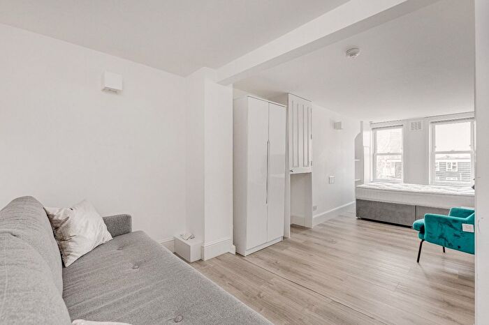 Studio To Rent In Shillington Old School, Este Road, SW11