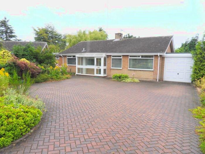 3 Bedroom Bungalow To Rent In Hillside Crescent, Worksop, S81