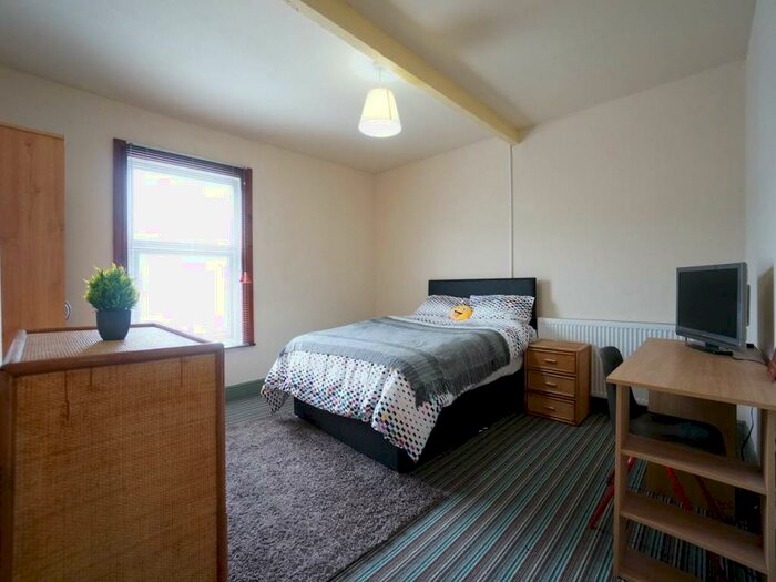 4 Bedroom House To Rent In Ambrose Street, Bangor, Gwynedd, LL57