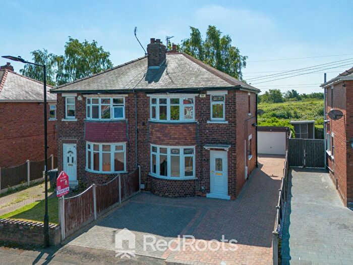 3 Bedroom Semi-Detached House For Sale In Ingleborough Drive, Sprotbrough, Doncaster, DN5