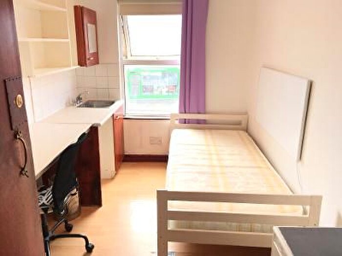 1 Bedroom Terraced House To Rent In Very Near Northfield Avenue Area, Ealing Northfields Area, W13