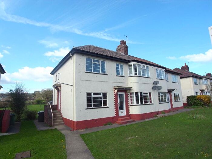 2 Bedroom Flat To Rent In Otley Road, Leeds, West Yorkshire, Uk, LS16