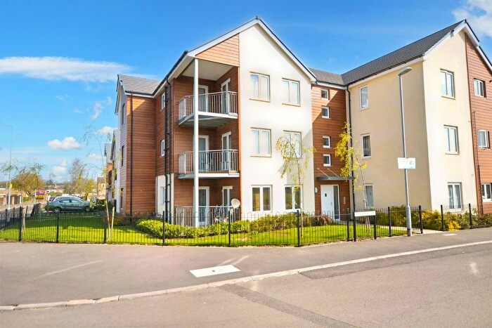 2 Bedroom Flat For Sale In Harris Road, Corby, NN17