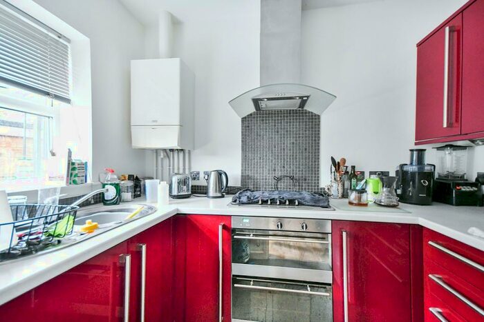 1 Bedroom Apartment To Rent In Oak House Old Town, SN1