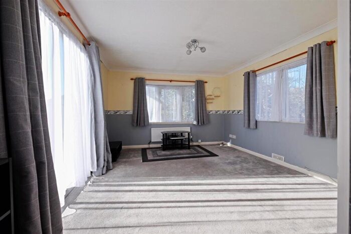 2 Bedroom Park Home For Sale In Church Lane, Seasalter, Whitstable, CT5