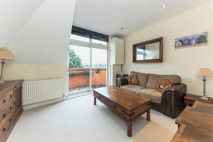 1 Bedroom Flat To Rent In Bedford Hill, London, SW12