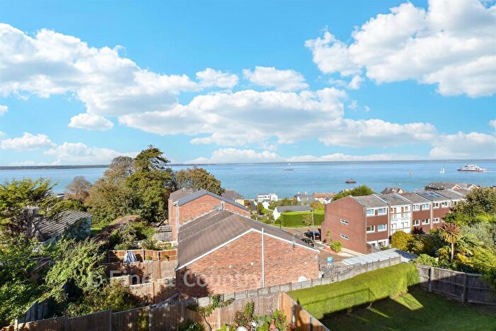 4 Bedroom Detached House For Sale In Nubia Close, Cowes, Isle Of Wight, PO31