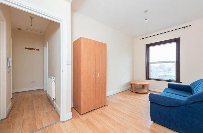 1 Bedroom Apartment To Rent In High Road, Leyton, E10