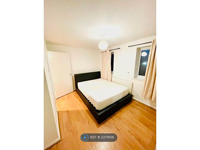 1 Bedroom Flat To Rent In Witts House, Kingston Upon Thames, KT1