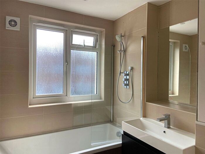 3 Bedroom Flat To Rent In Woodberry Avenue, North Harrow, Middlesex, HA2