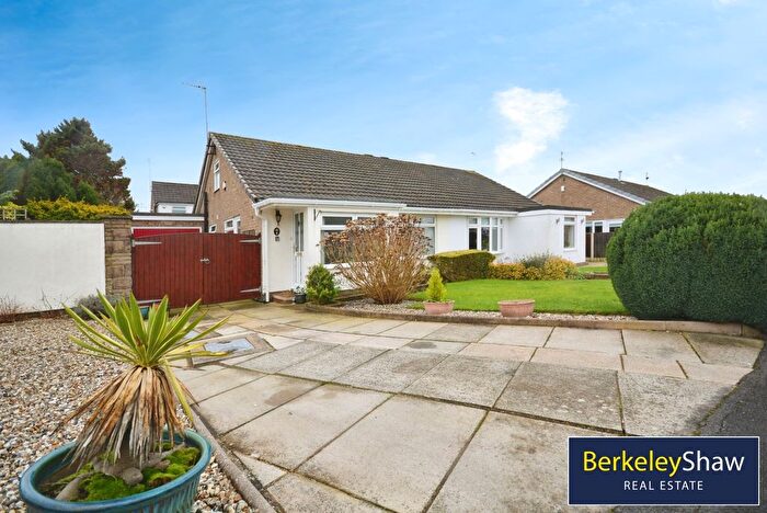 2 Bedroom Semi Detached Bungalow For Sale In Dale Close, Liverpool, L31
