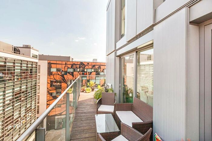 1 Bedroom Flat To Rent In Brewery Square, Clerkenwell, London, EC1V