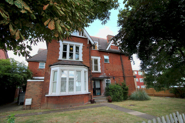 1 Bedroom Flat To Rent In Tennison Road, South Norwood, SE25