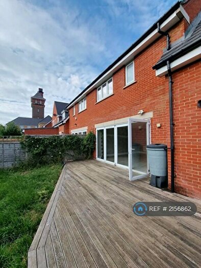 3 Bedroom Semi-Detached House To Rent In Sherwood Way, Epsom, KT19