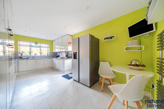 4 Bedroom Detached House For Sale In Marlborough Road, Wroughton, Wiltshire, SN4