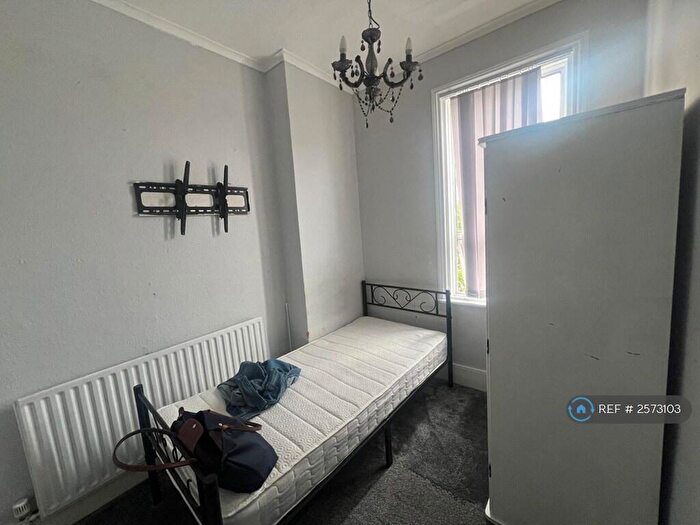 4 Bedroom Semi-Detached House To Rent In Benton Road, Ilford, IG1