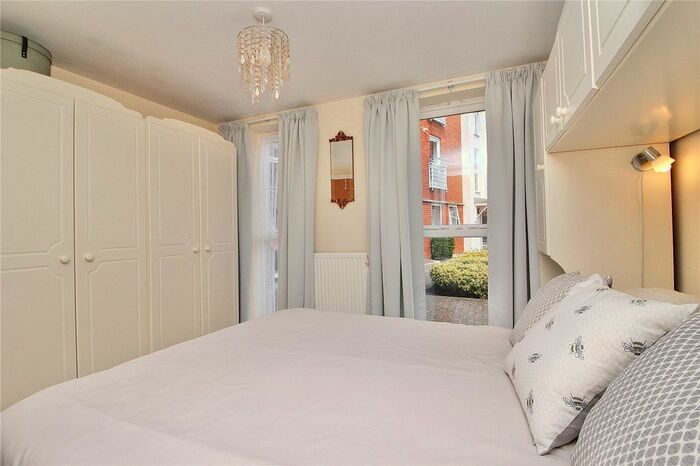 2 Bedroom Flat For Sale In Holman Court, Ipswich, Suffolk, IP2