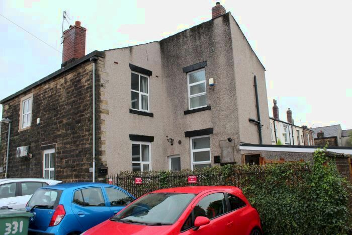 3 Bedroom Terraced House To Rent In Bury Road, Bury, BL8