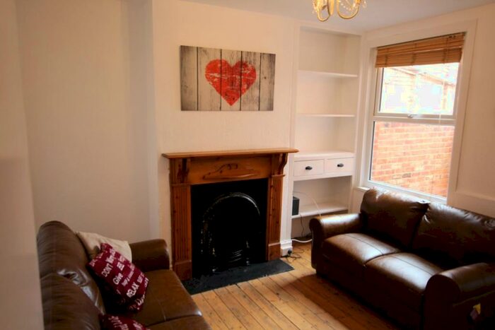 4 Bedroom Terraced House To Rent In Perry Street, Northampton, NN1